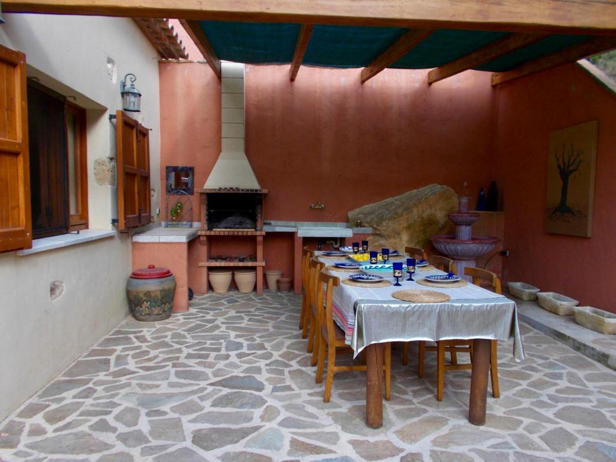 Apartment In Country House With Views And Pool Vespellá Eksteriør billede